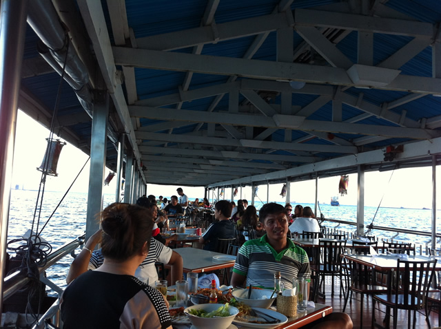 マニラの海上レストラン「ハーバービュー」